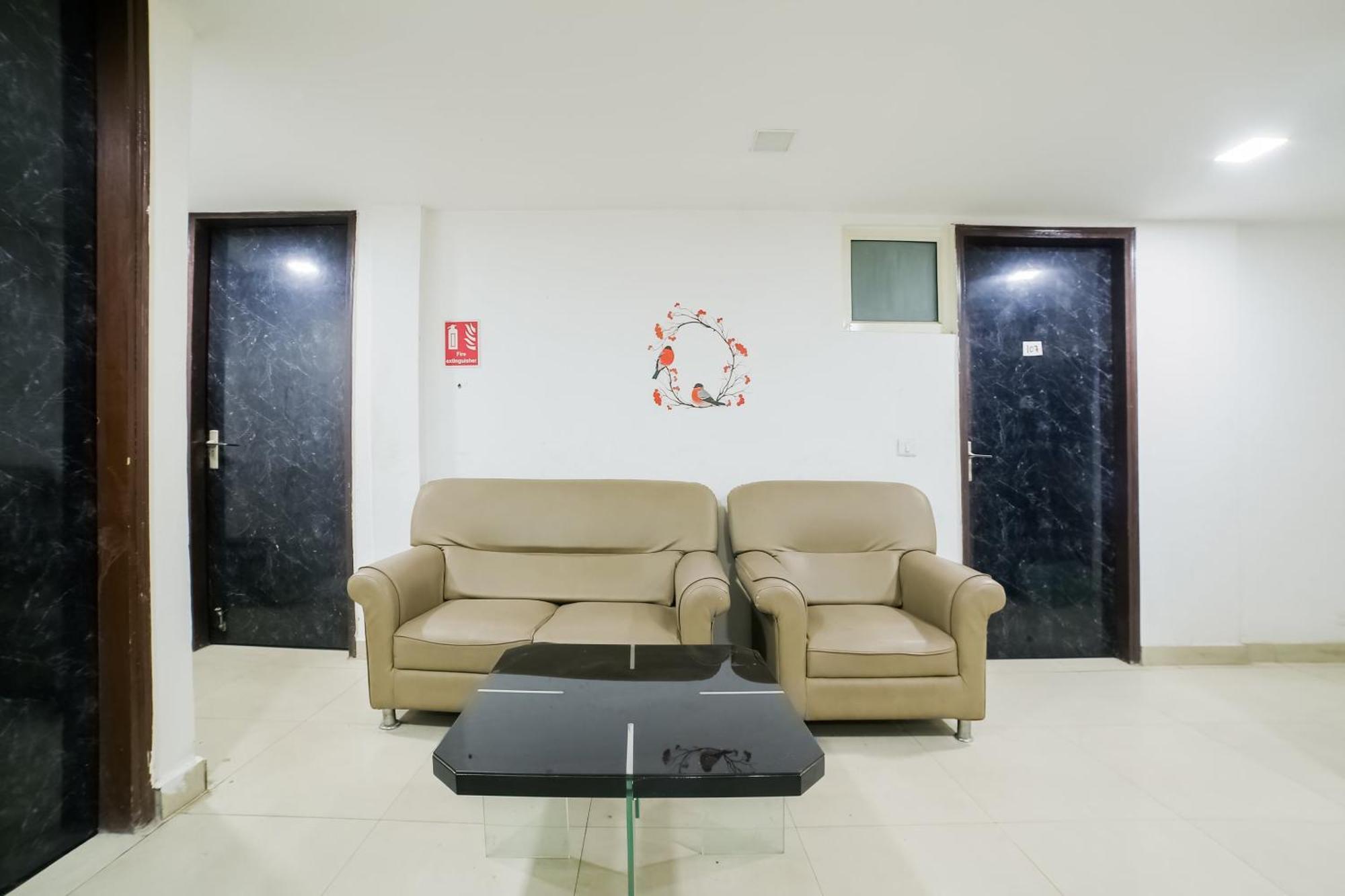 My Comfortable Hotel New Delhi Exteriör bild