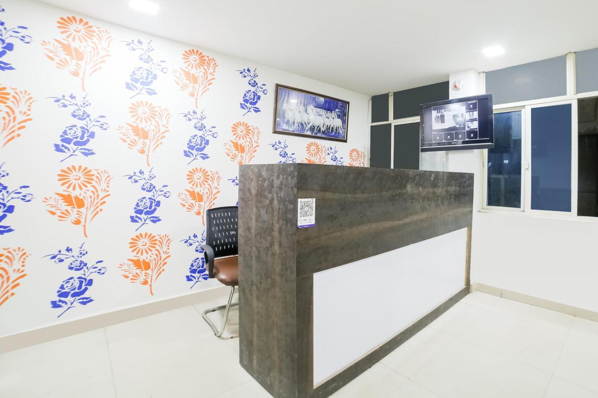 My Comfortable Hotel New Delhi Exteriör bild
