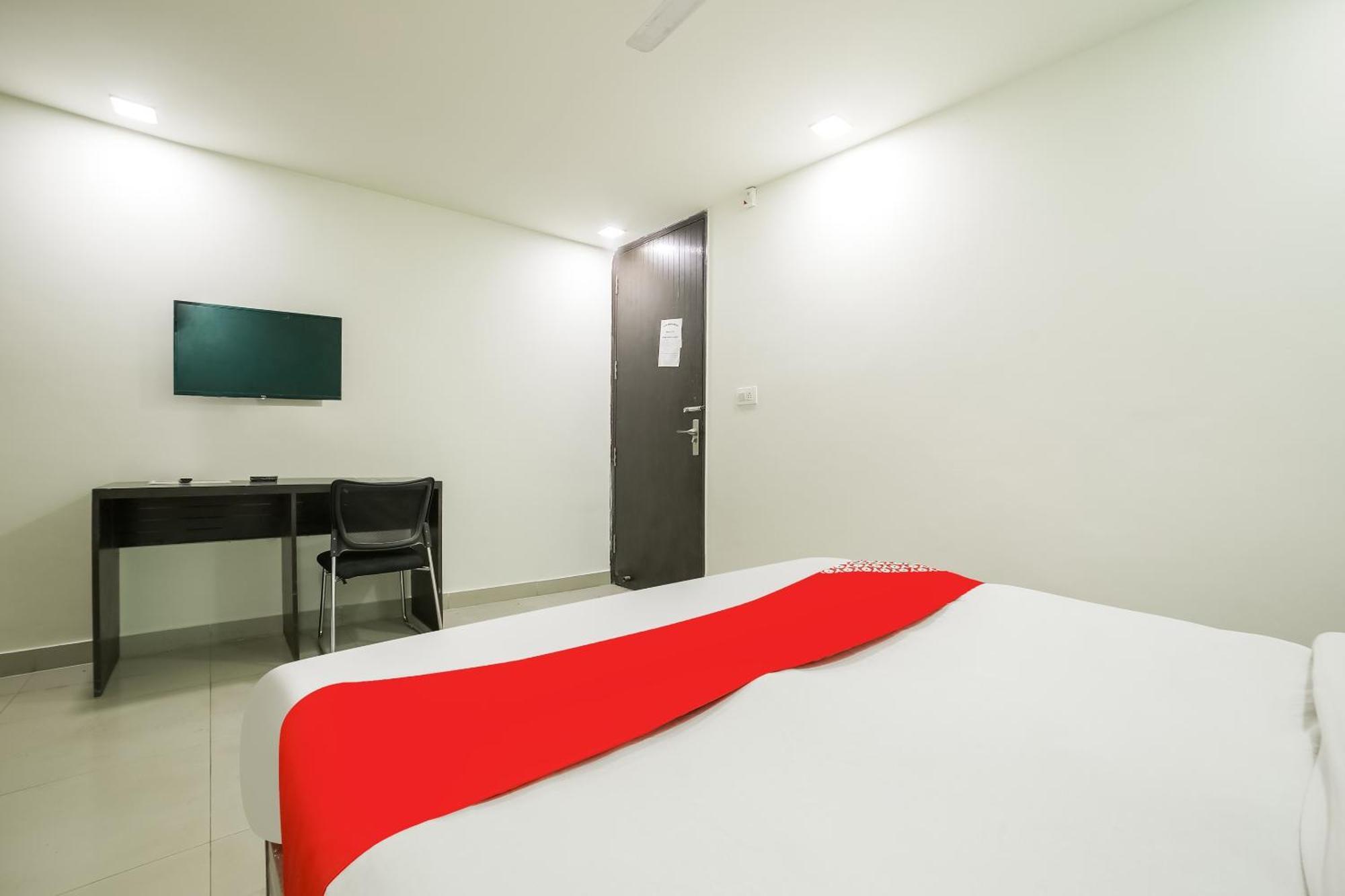 My Comfortable Hotel New Delhi Exteriör bild