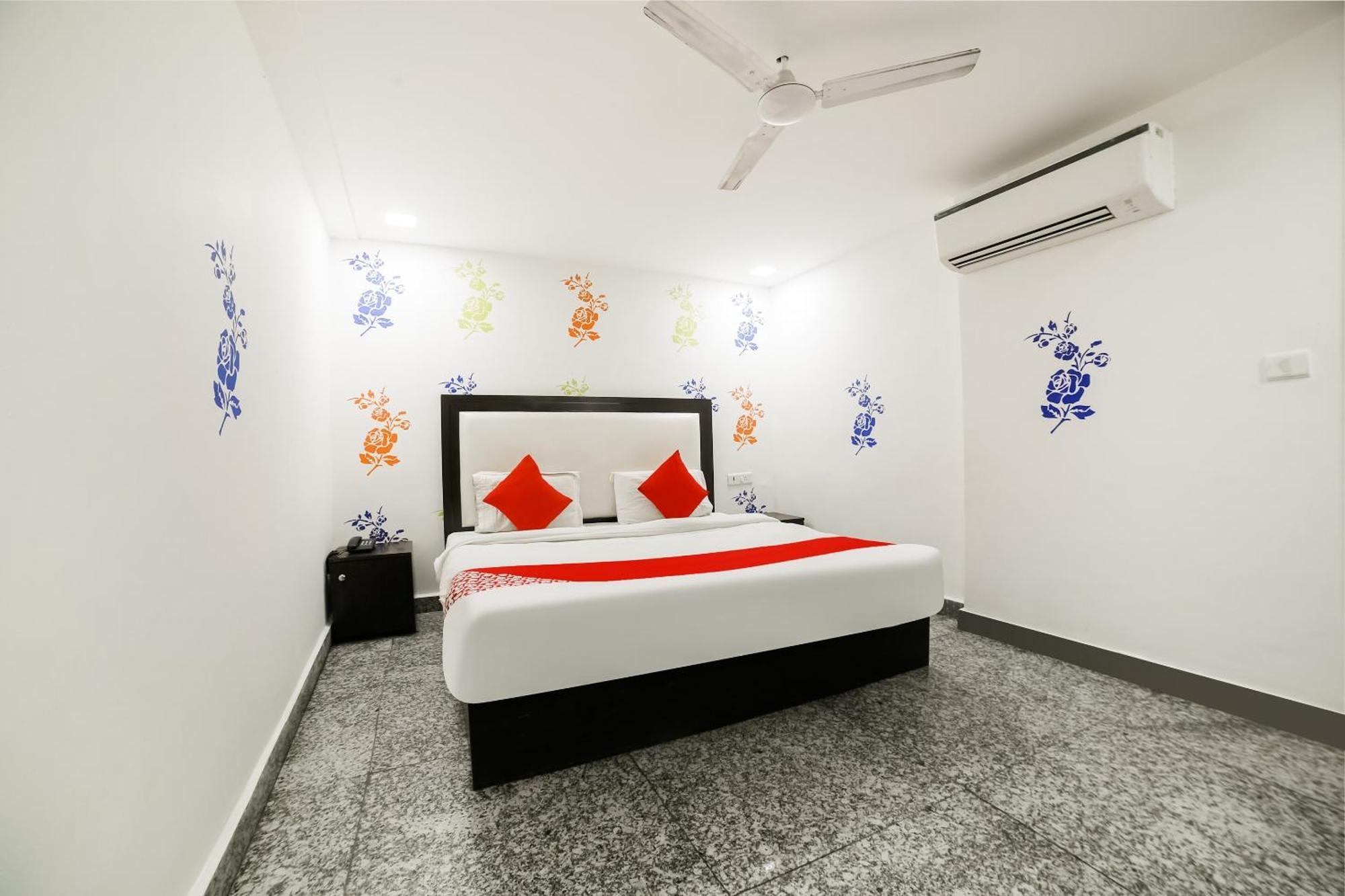 My Comfortable Hotel New Delhi Exteriör bild