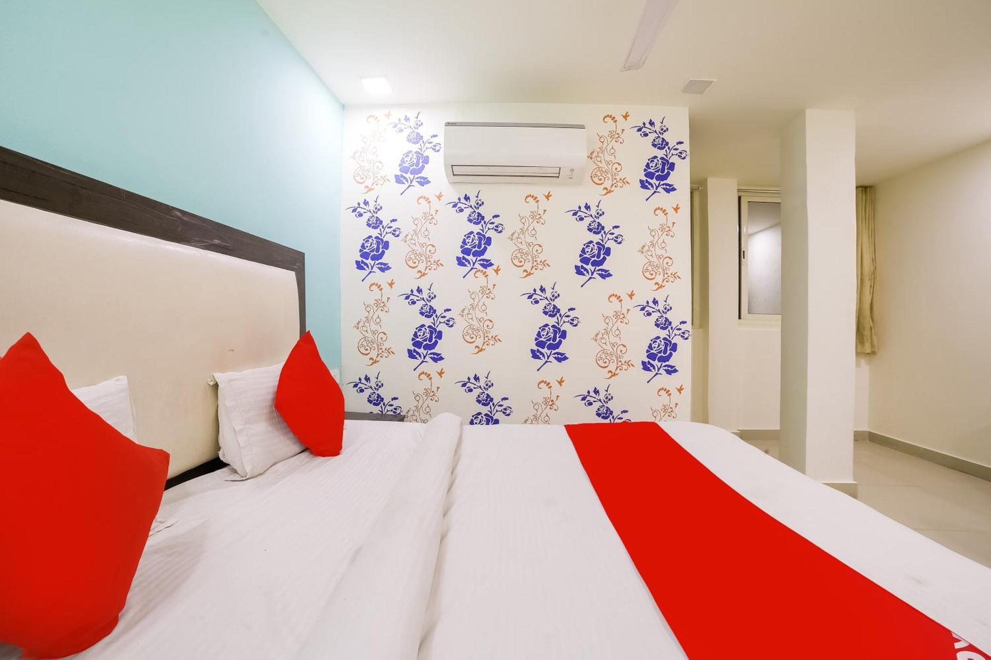 My Comfortable Hotel New Delhi Exteriör bild